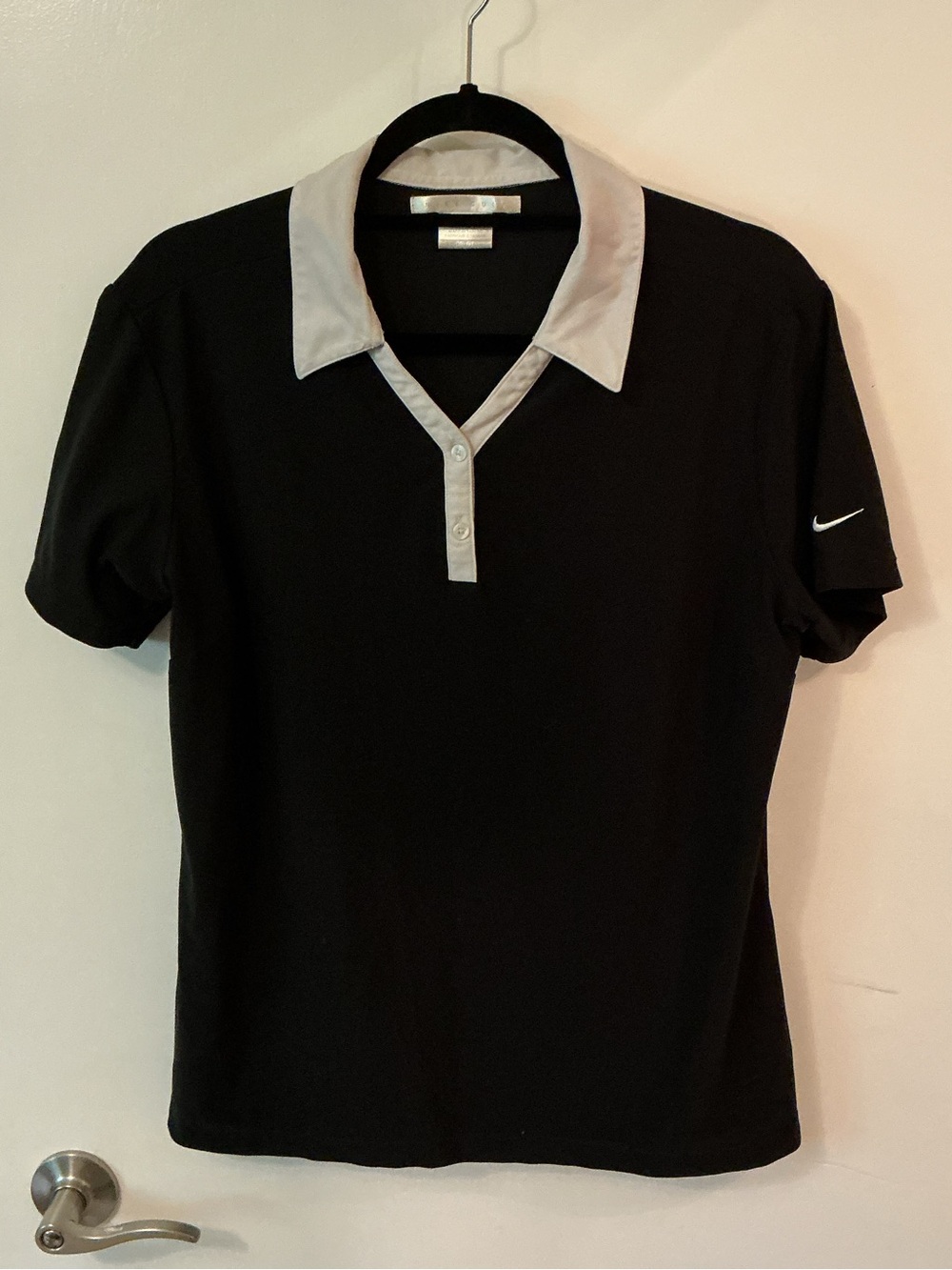 Nike Black Short-Sleeve Polo Top with White Contrast Collar